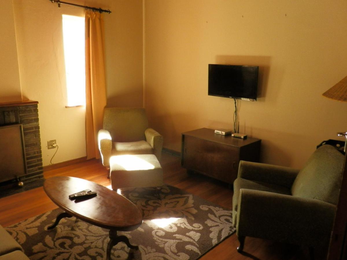 10 On Fairview Bed & Breakfast